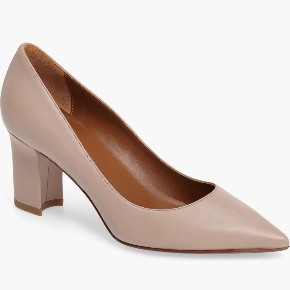 Brand new Aquatalia pointed toe pump.
